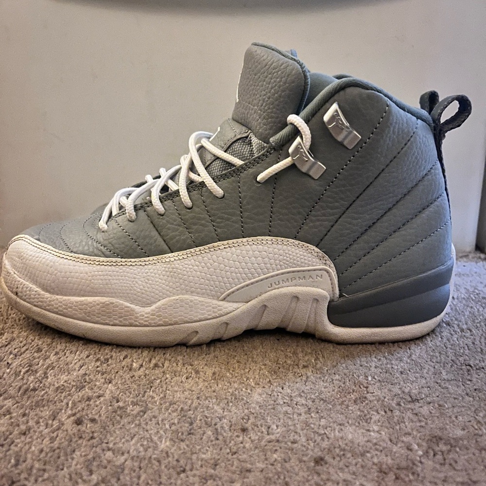 Jordan 12 Grey and Weight
